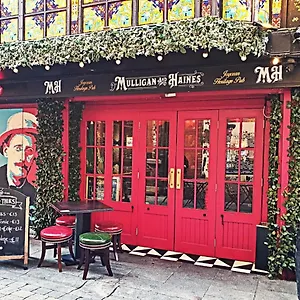 Hotel Mulligan **