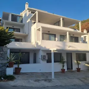 Ilya 2 Apartahotel